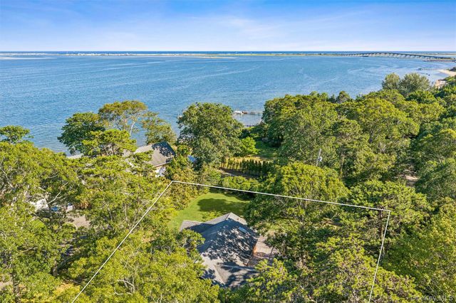172 Bay Avenue E, Hampton Bays, NY 11946