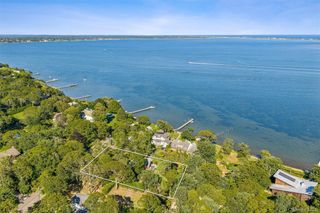 172 Bay Avenue E, Hampton Bays, NY 11946