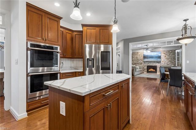 915 Shelter Rock LN, Chesapeake, VA 23322