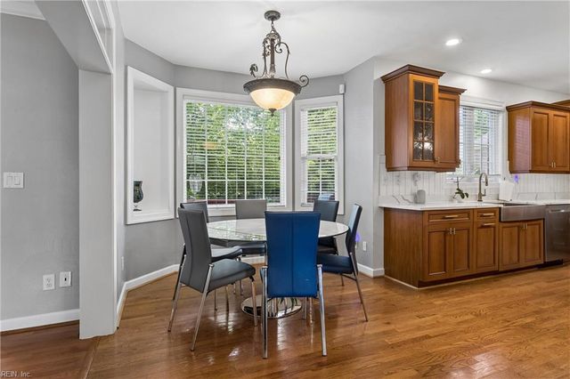 915 Shelter Rock LN, Chesapeake, VA 23322