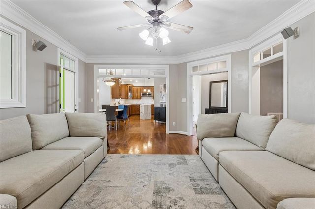 915 Shelter Rock LN, Chesapeake, VA 23322
