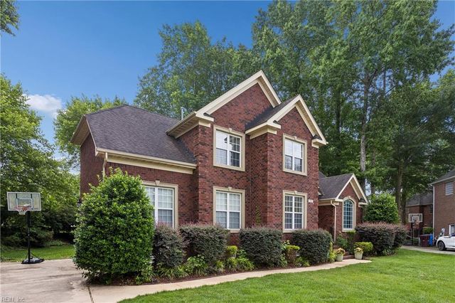 915 Shelter Rock LN, Chesapeake, VA 23322