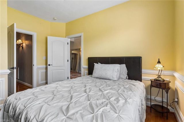915 Shelter Rock LN, Chesapeake, VA 23322