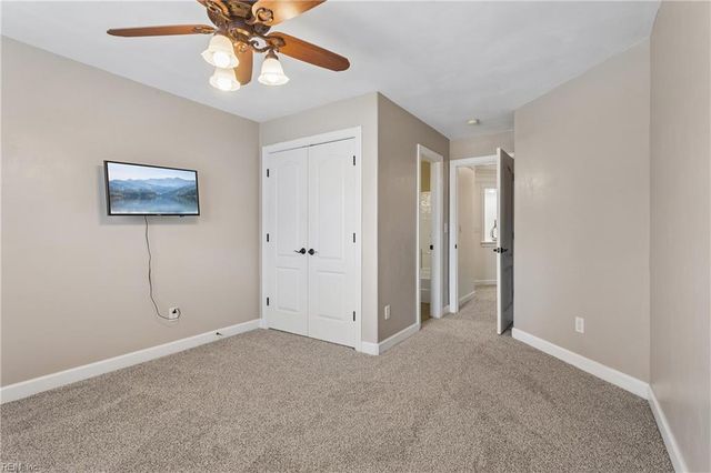 915 Shelter Rock LN, Chesapeake, VA 23322