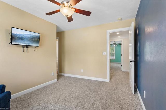 915 Shelter Rock LN, Chesapeake, VA 23322