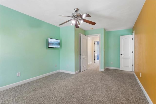 915 Shelter Rock LN, Chesapeake, VA 23322
