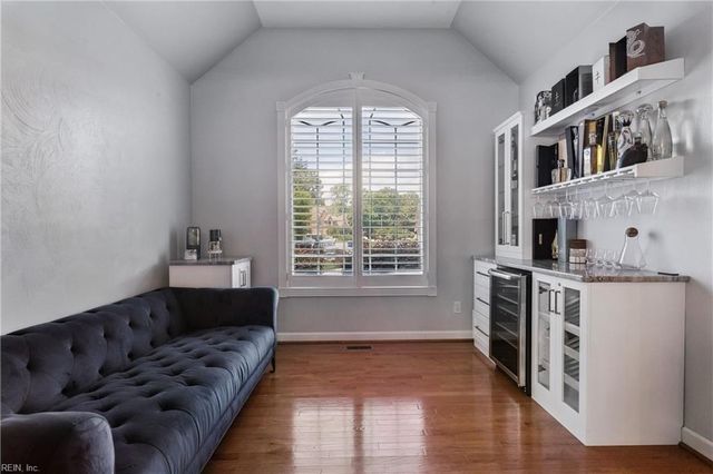 915 Shelter Rock LN, Chesapeake, VA 23322