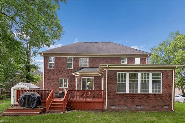 915 Shelter Rock LN, Chesapeake, VA 23322