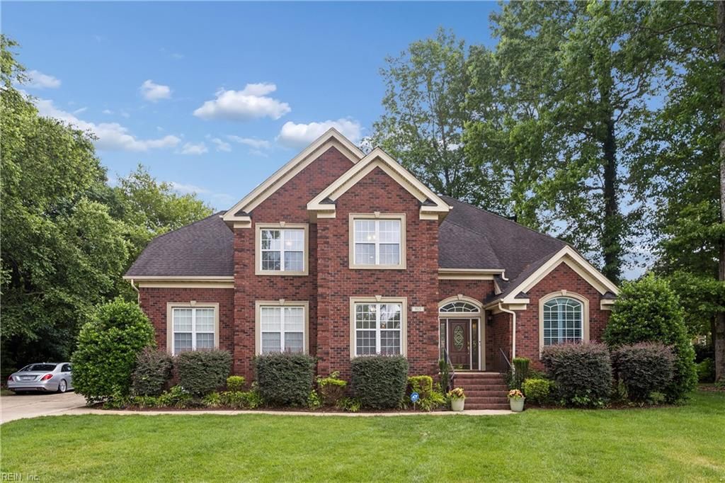 915 Shelter Rock LN, Chesapeake, VA 23322