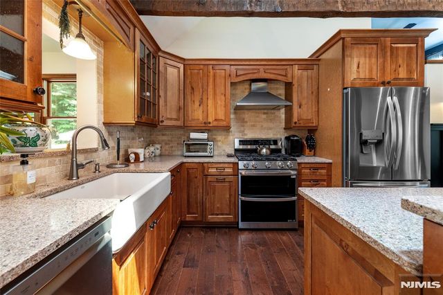 36 Hancock Drive, West Milford, NJ 07480