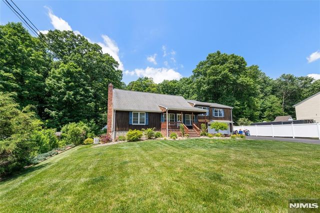 36 Hancock Drive, West Milford, NJ 07480