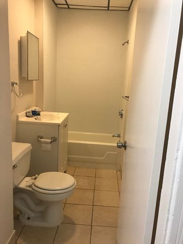124 Central Ave 25, Lynn, MA 01901