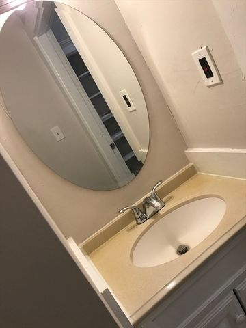 124 Central Ave 25, Lynn, MA 01901