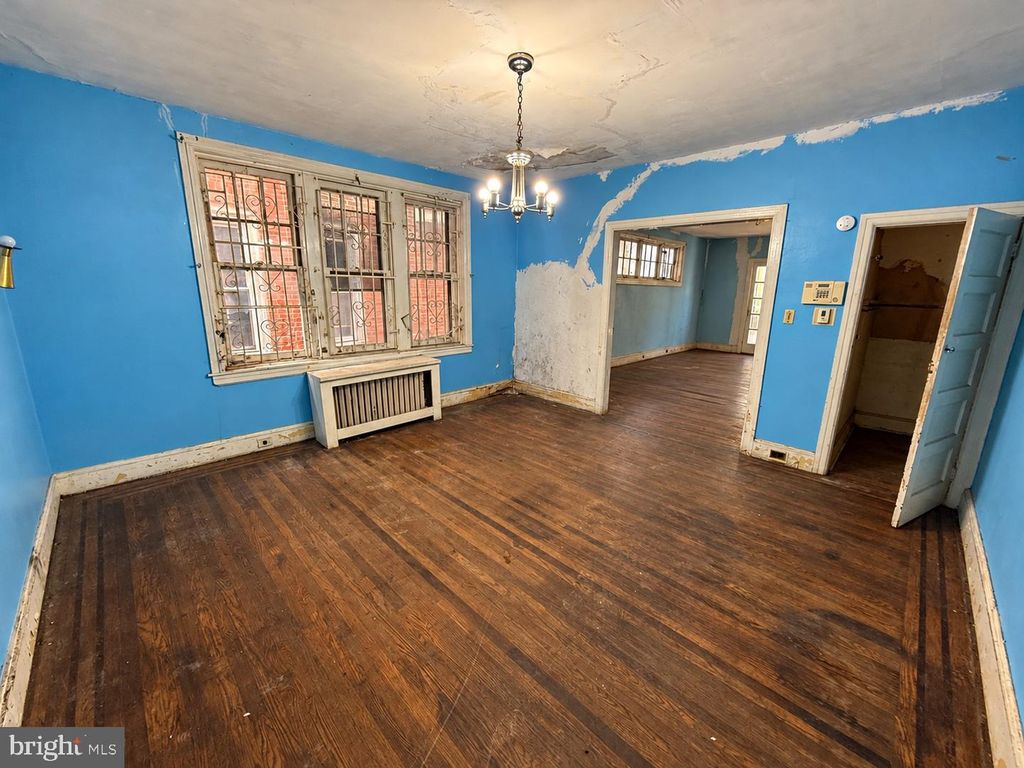 715 COBBS CREEK PKWY, PHILADELPHIA, PA 19143 — photo 2