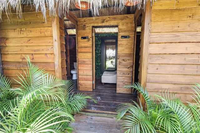 14701 SW 199th Avenue, Miami, FL 33196