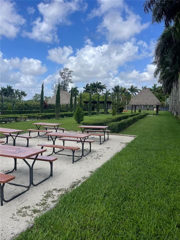 14701 SW 199th Avenue, Miami, FL 33196