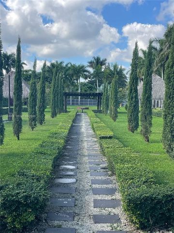 14701 SW 199th Avenue, Miami, FL 33196
