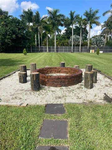 14701 SW 199th Avenue, Miami, FL 33196