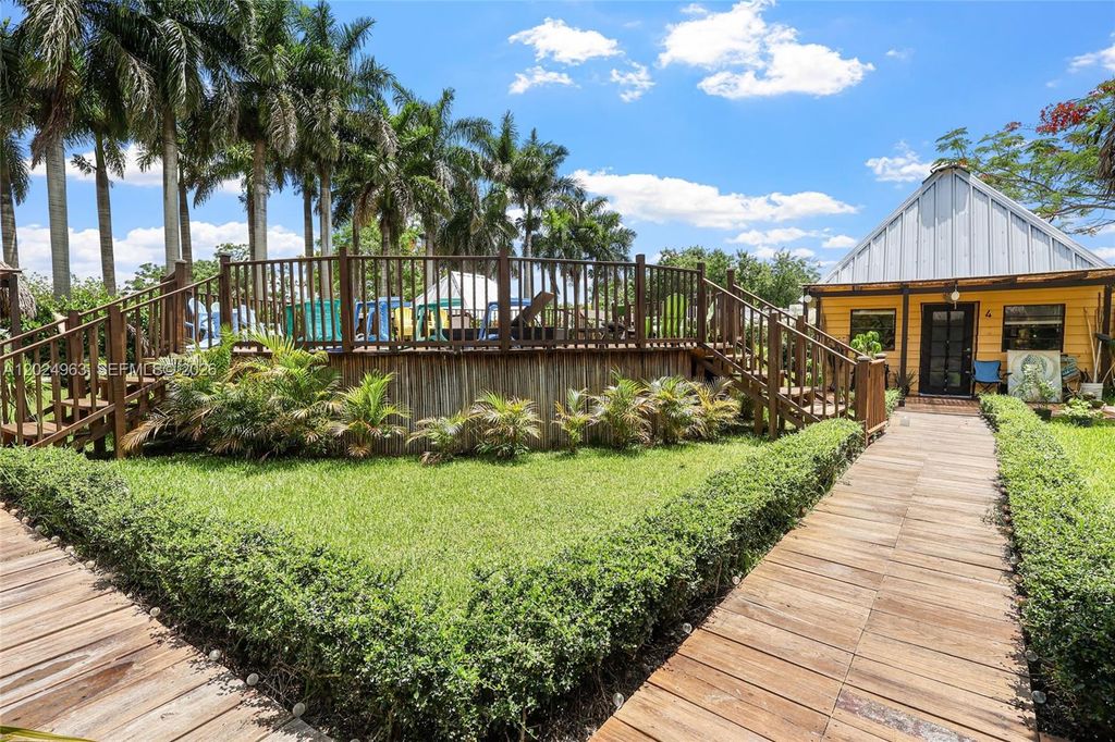 14701 SW 199th Avenue, Miami, FL 33196