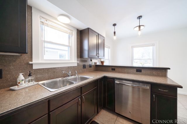 953 Lake Michigan Drive NW, Grand Rapids, MI 49504