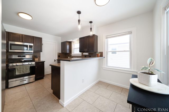 953 Lake Michigan Drive NW, Grand Rapids, MI 49504