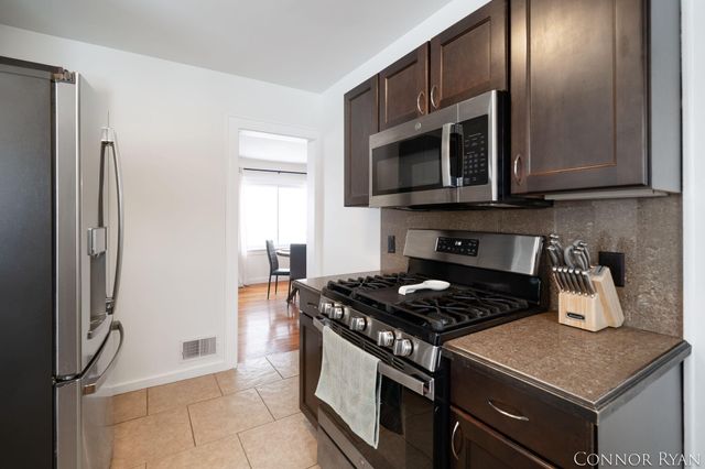 953 Lake Michigan Drive NW, Grand Rapids, MI 49504