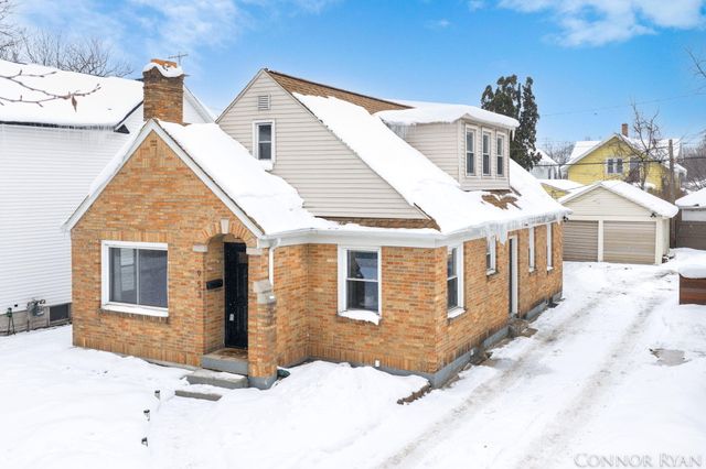 953 Lake Michigan Drive NW, Grand Rapids, MI 49504