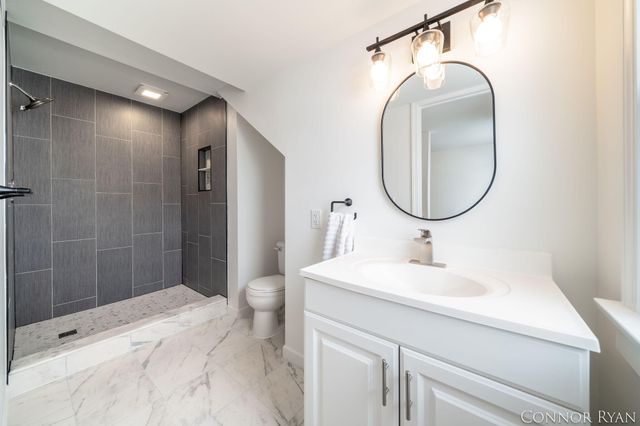 953 Lake Michigan Drive NW, Grand Rapids, MI 49504