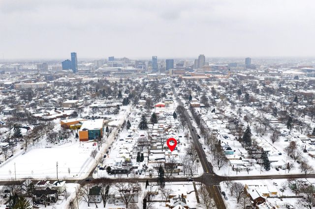 953 Lake Michigan Drive NW, Grand Rapids, MI 49504