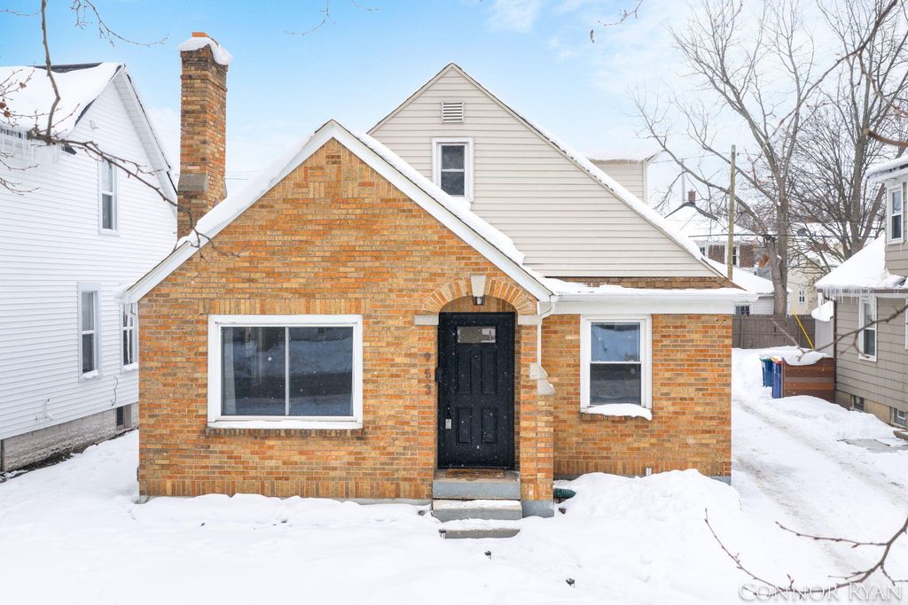 953 Lake Michigan Drive NW, Grand Rapids, MI 49504