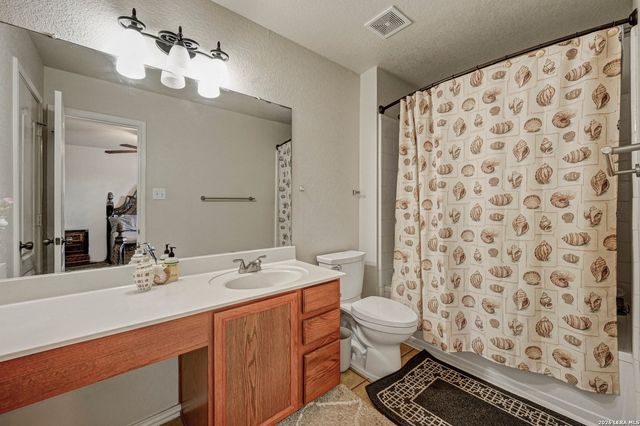 7 Bedford Bay, San Antonio, TX 78239