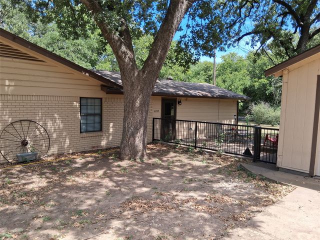 6209 Baker Lane, Alvarado, TX 76009