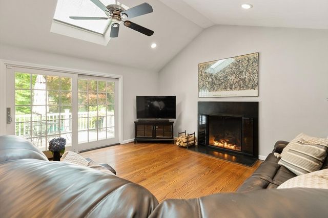 1 Partridge Hill, Sharon, MA 02067