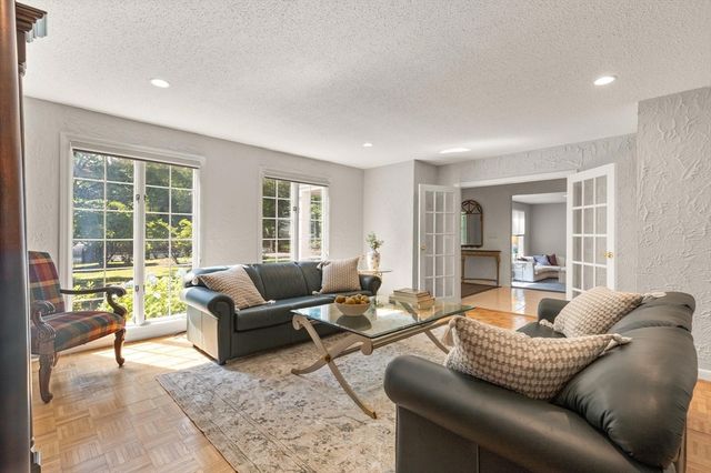 1 Partridge Hill, Sharon, MA 02067