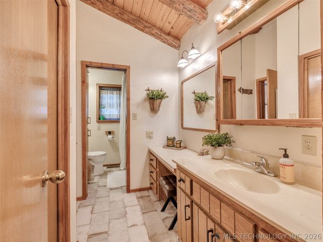 370 N BK 1600 Road, Stigler, OK 74462