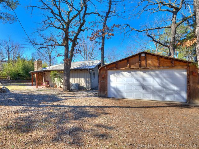 370 N BK 1600 Road, Stigler, OK 74462