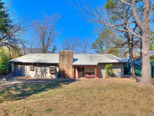 370 N BK 1600 Road, Stigler, OK 74462
