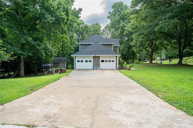 4121 Willow Walk SW, Lilburn, GA 30047