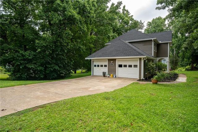 4121 Willow Walk SW, Lilburn, GA 30047