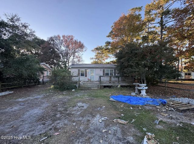 105 NE 67th Street, Oak Island, NC 28465