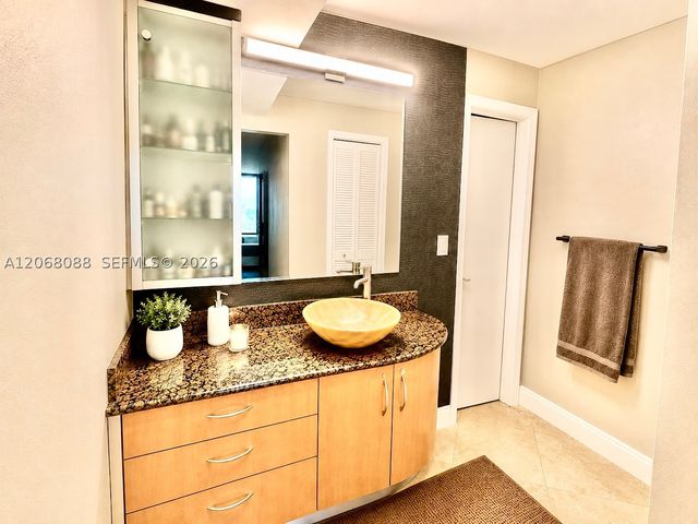 1600 S Ocean Dr 14F, Hollywood, FL 33019