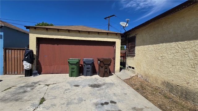 1605 E Orchard, Compton, CA 90221