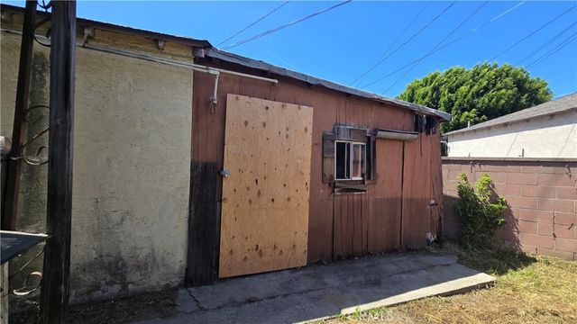 1605 E Orchard, Compton, CA 90221