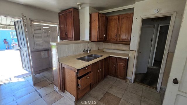 1605 E Orchard, Compton, CA 90221