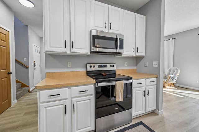 16369 Javari Court, Lakeville, MN 55044