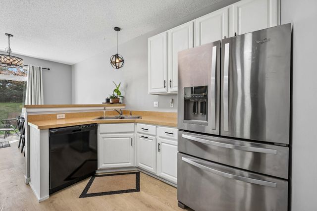 16369 Javari Court, Lakeville, MN 55044