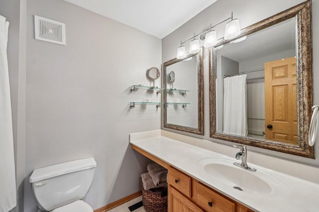 16369 Javari Court, Lakeville, MN 55044