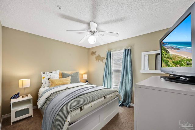 7464 Sunset Harbor Dr 111, Navarre, FL 32566