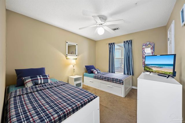 7464 Sunset Harbor Dr 111, Navarre, FL 32566