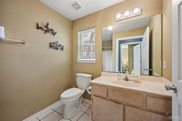 7464 Sunset Harbor Dr 111, Navarre, FL 32566